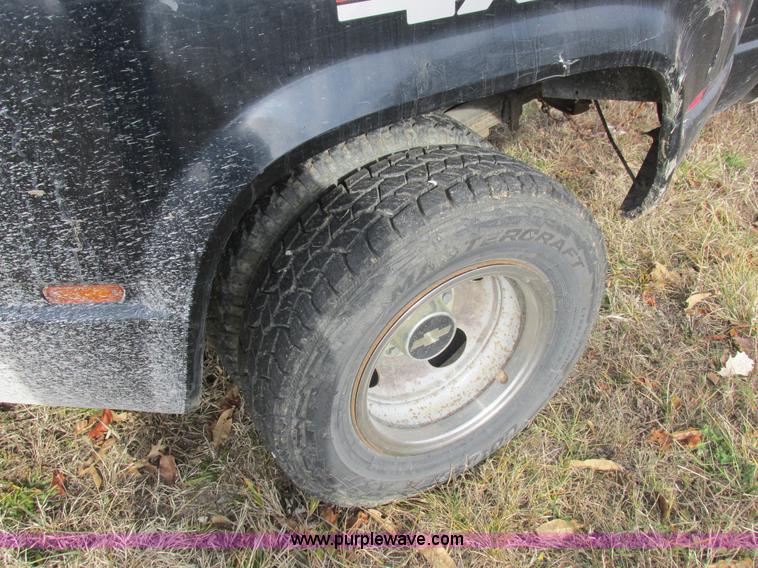 image for item L4202 1998 Chevrolet 3500 pickup truck