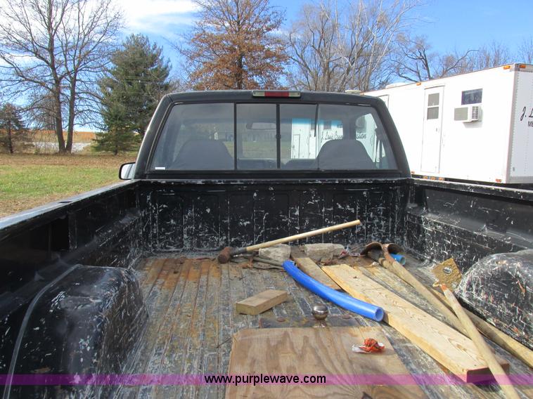 image for item L4202 1998 Chevrolet 3500 pickup truck