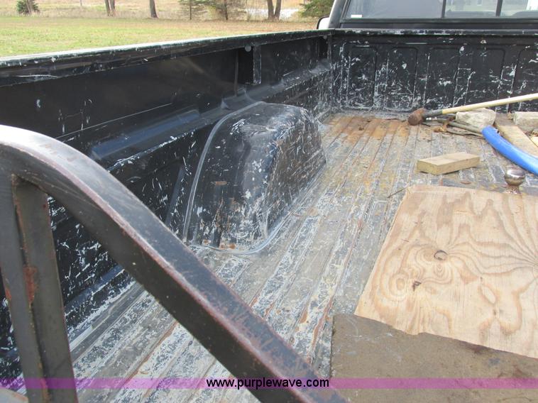 image for item L4202 1998 Chevrolet 3500 pickup truck