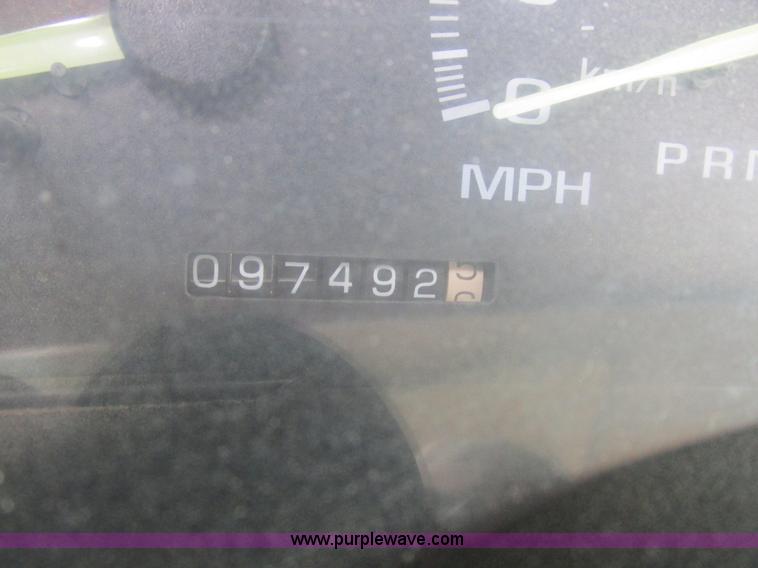 image for item L4202 1998 Chevrolet 3500 pickup truck