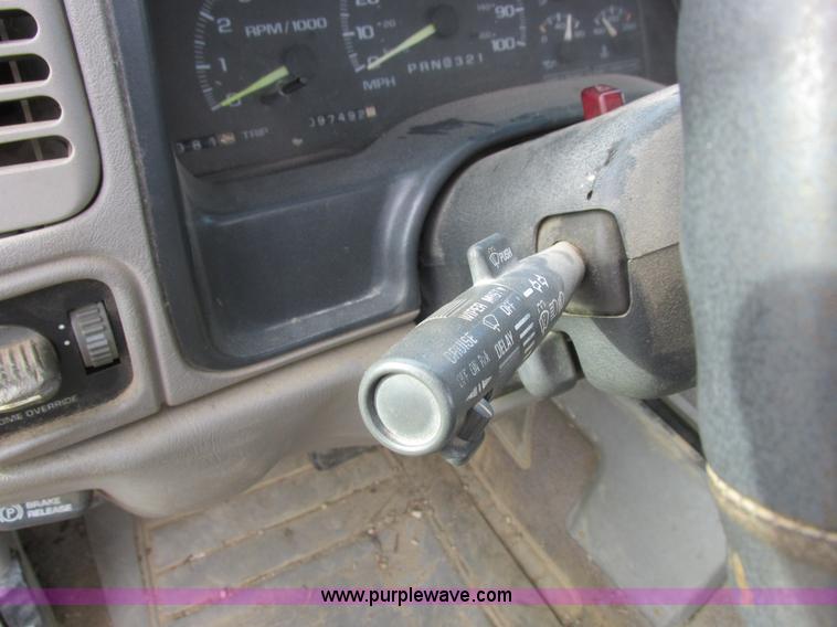 image for item L4202 1998 Chevrolet 3500 pickup truck