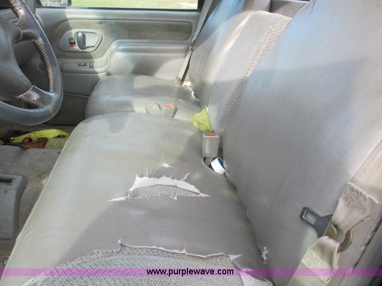 image for item L4202 1998 Chevrolet 3500 pickup truck