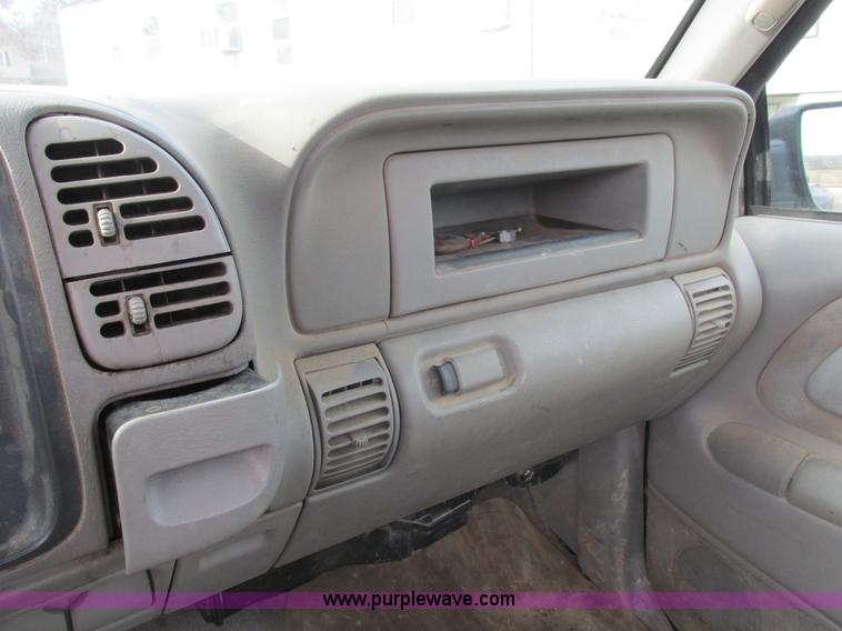 image for item L4202 1998 Chevrolet 3500 pickup truck