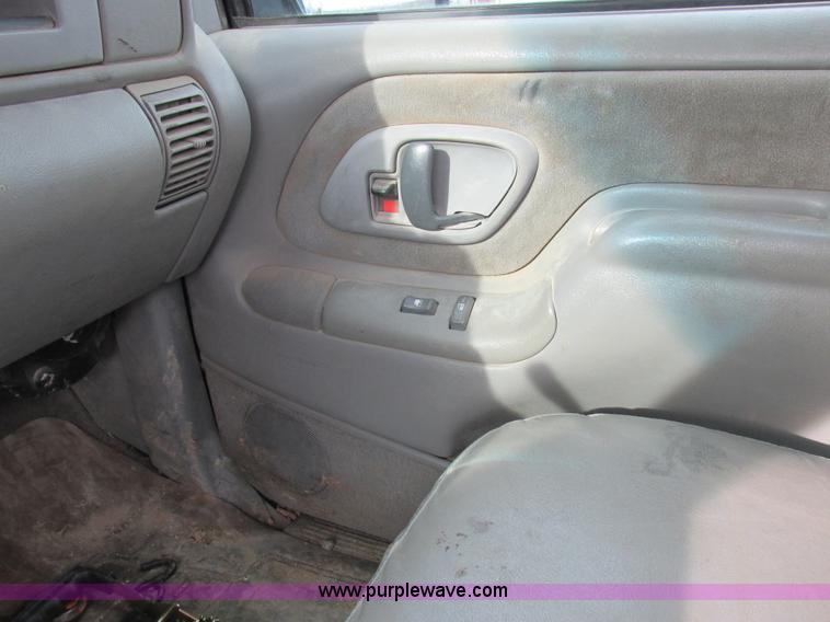 image for item L4202 1998 Chevrolet 3500 pickup truck