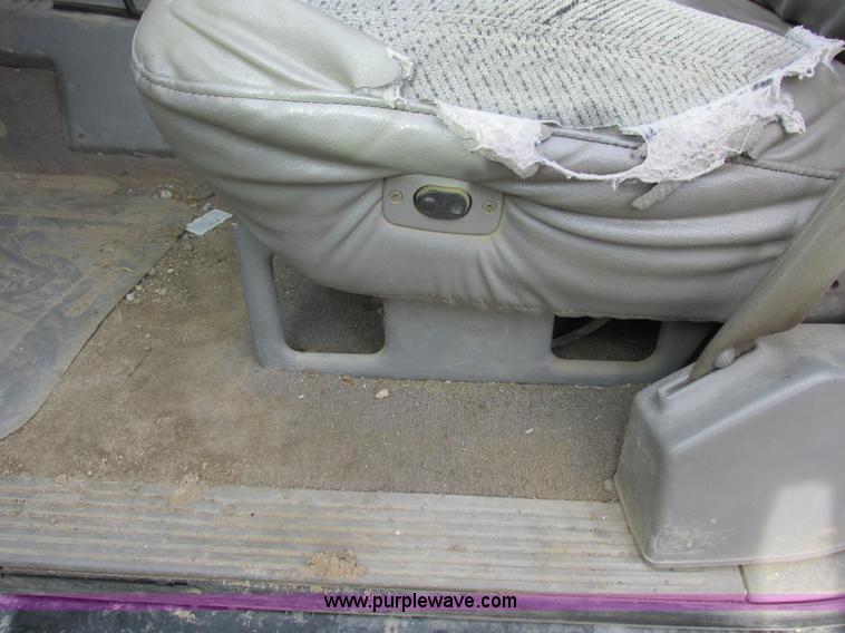 image for item L4202 1998 Chevrolet 3500 pickup truck