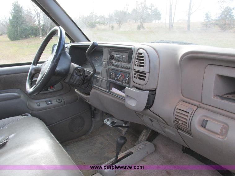 image for item L4202 1998 Chevrolet 3500 pickup truck