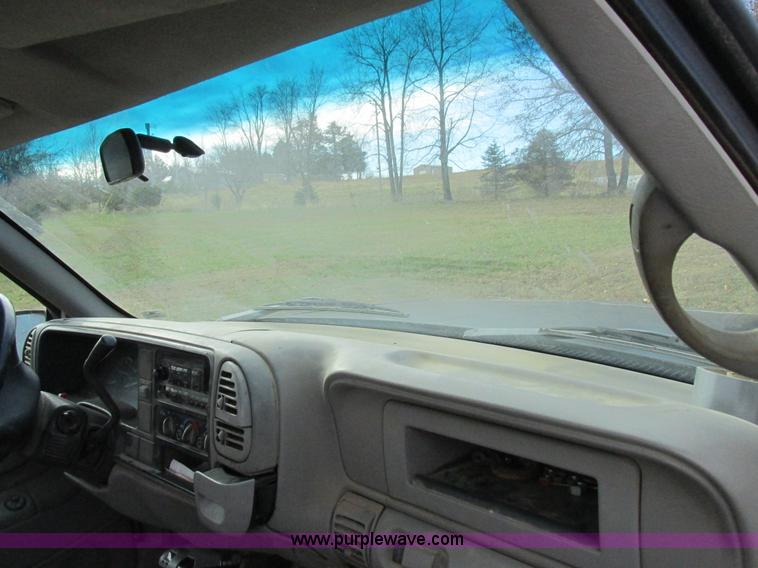 image for item L4202 1998 Chevrolet 3500 pickup truck