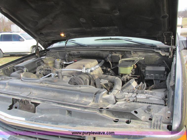 image for item L4202 1998 Chevrolet 3500 pickup truck