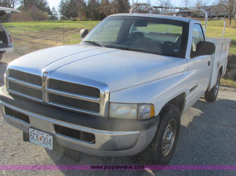 image for item L4219 1999 Dodge Ram 2500 utility truck