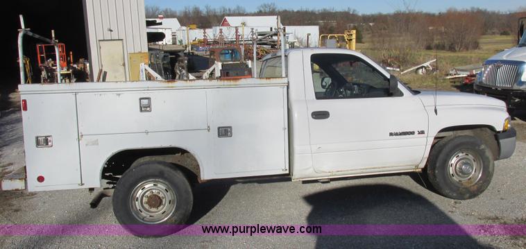 image for item L4219 1999 Dodge Ram 2500 utility truck