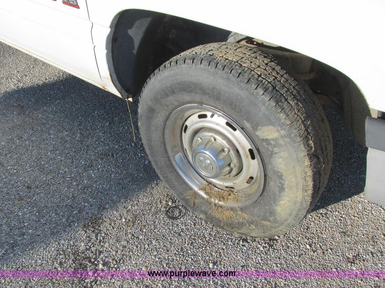 image for item L4219 1999 Dodge Ram 2500 utility truck