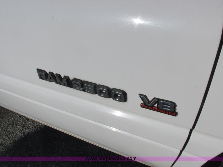 image for item L4219 1999 Dodge Ram 2500 utility truck