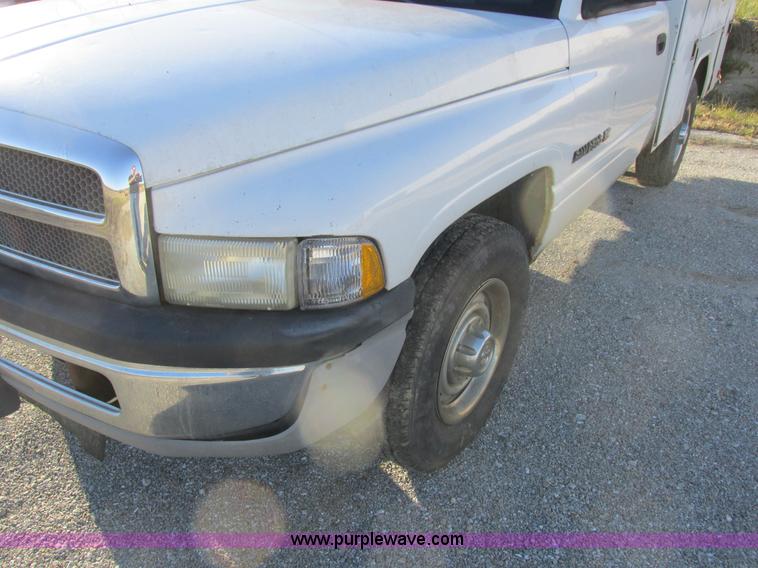 image for item L4219 1999 Dodge Ram 2500 utility truck