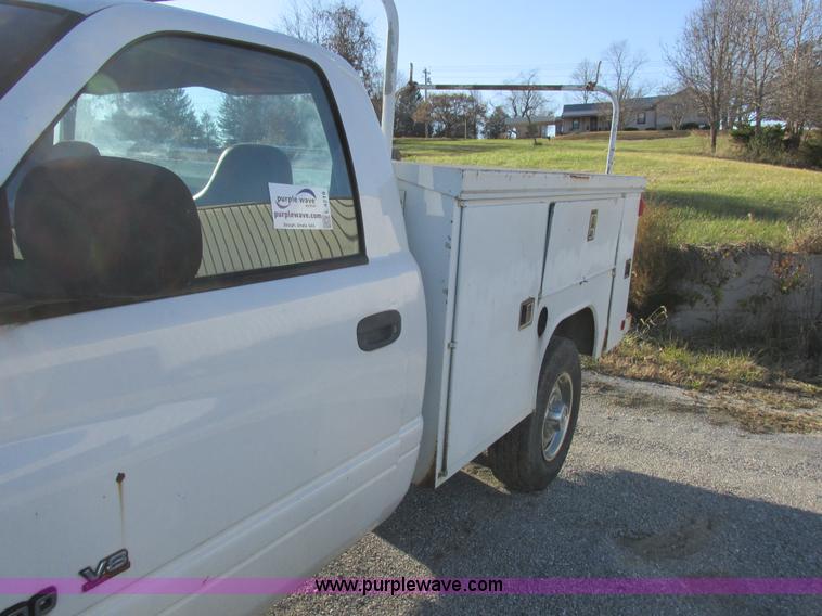 image for item L4219 1999 Dodge Ram 2500 utility truck