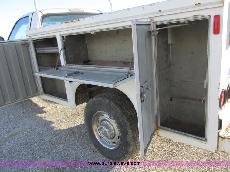 image for item L4219 1999 Dodge Ram 2500 utility truck