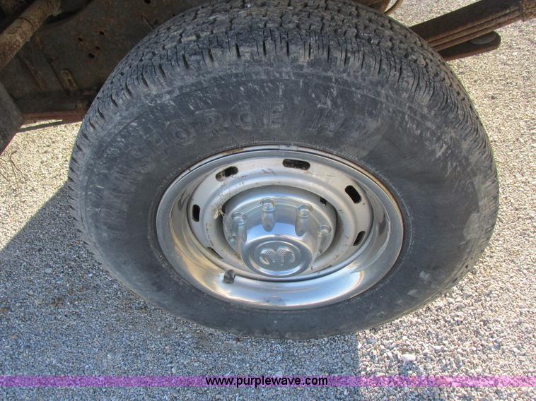 image for item L4219 1999 Dodge Ram 2500 utility truck