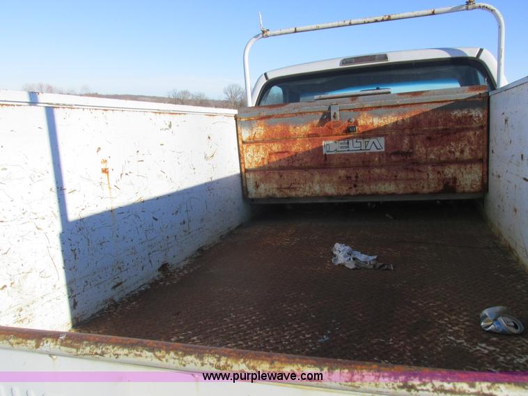 image for item L4219 1999 Dodge Ram 2500 utility truck