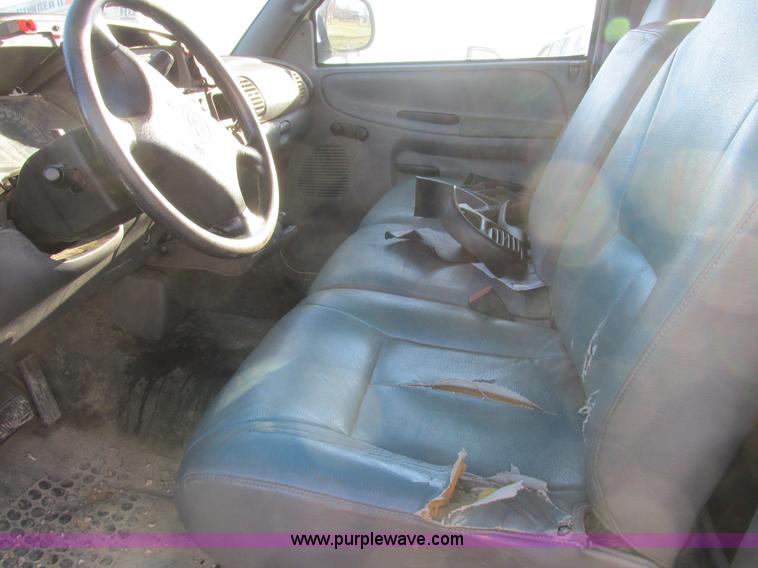 image for item L4219 1999 Dodge Ram 2500 utility truck