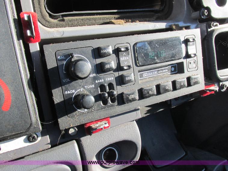 image for item L4219 1999 Dodge Ram 2500 utility truck