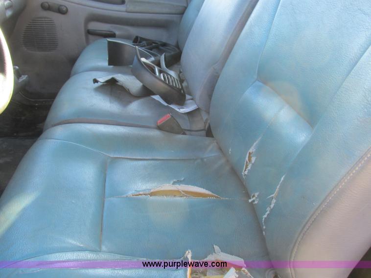 image for item L4219 1999 Dodge Ram 2500 utility truck