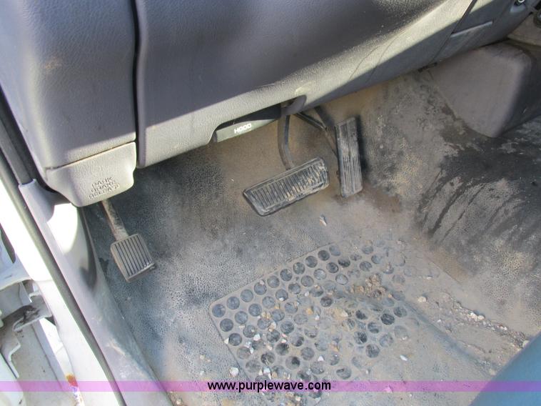 image for item L4219 1999 Dodge Ram 2500 utility truck