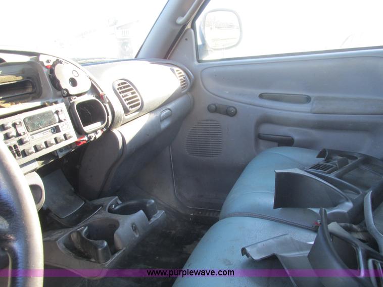image for item L4219 1999 Dodge Ram 2500 utility truck