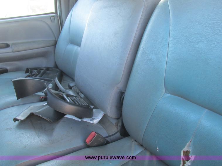 image for item L4219 1999 Dodge Ram 2500 utility truck