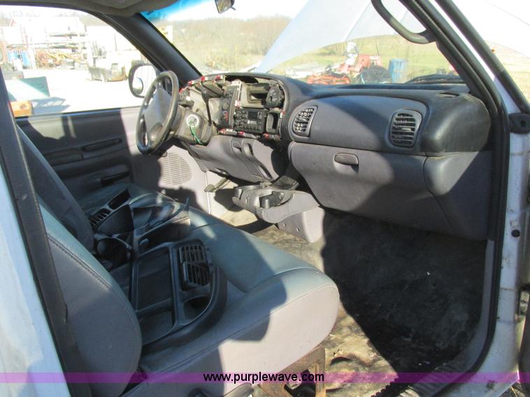 image for item L4219 1999 Dodge Ram 2500 utility truck