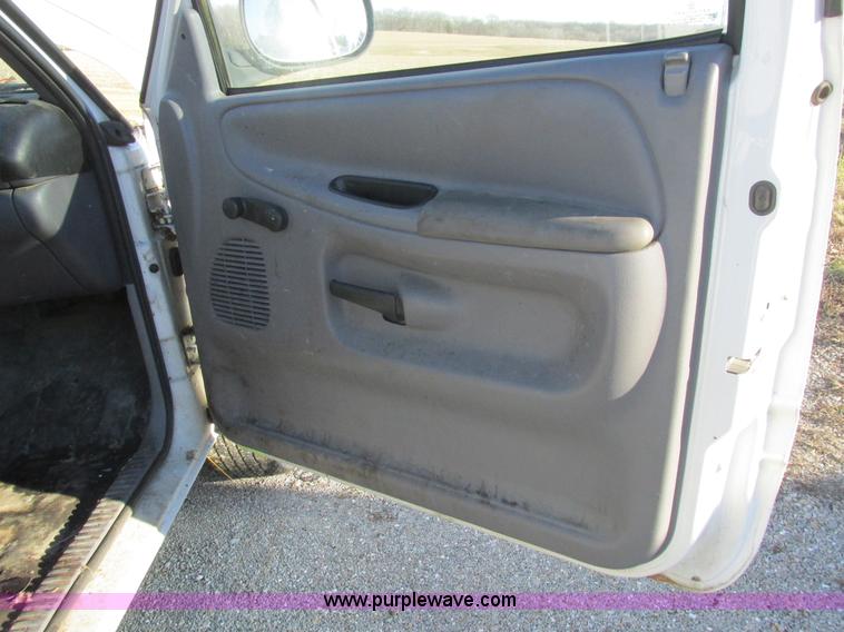 image for item L4219 1999 Dodge Ram 2500 utility truck