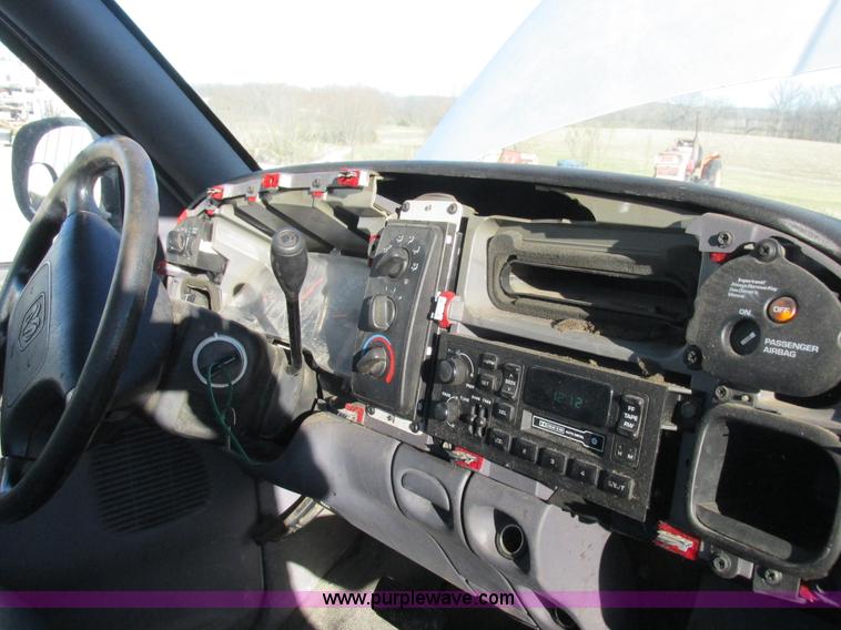 image for item L4219 1999 Dodge Ram 2500 utility truck