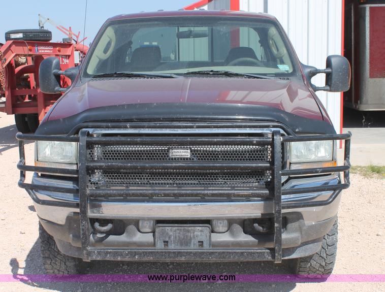 image for item L4454 2004 Ford F250 Super Duty pickup truck