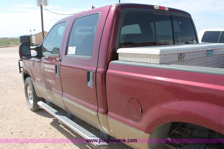 image for item L4454 2004 Ford F250 Super Duty pickup truck