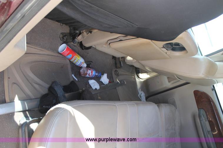 image for item L4454 2004 Ford F250 Super Duty pickup truck