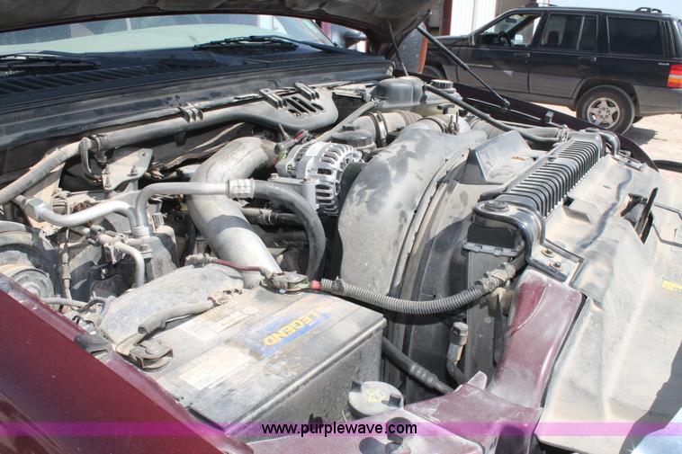 image for item L4454 2004 Ford F250 Super Duty pickup truck