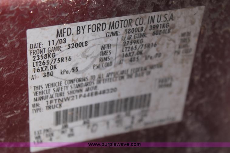 image for item L4454 2004 Ford F250 Super Duty pickup truck