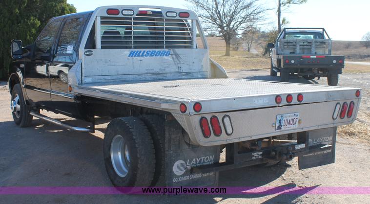 image for item L4473 2002 Ford F350 Lariat SuperCrew flatbed pickup truck