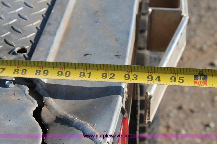 image for item L4473 2002 Ford F350 Lariat SuperCrew flatbed pickup truck