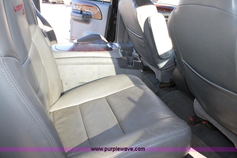 image for item L4473 2002 Ford F350 Lariat SuperCrew flatbed pickup truck