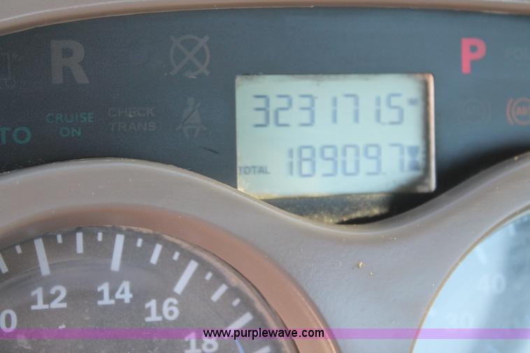 image for item L4475 2004 Mack CX613 semi truck