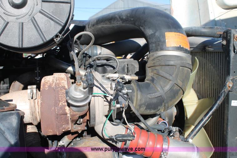 image for item L4475 2004 Mack CX613 semi truck