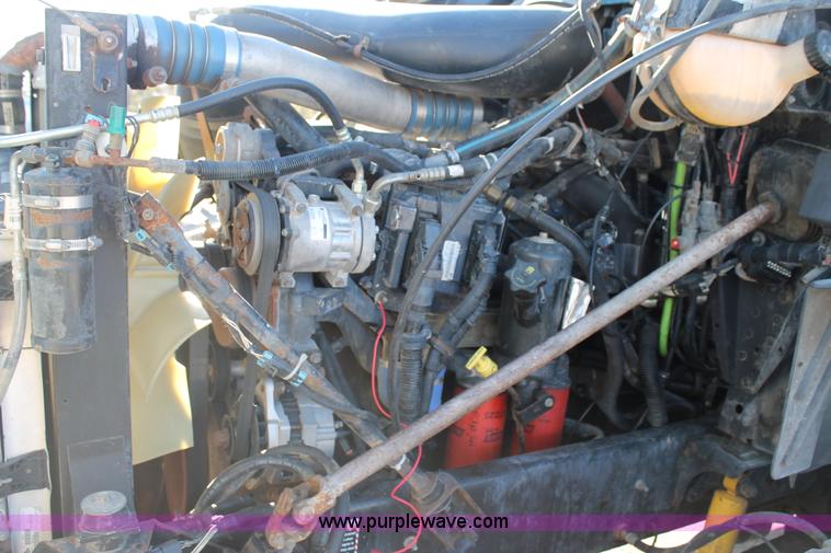 image for item L4475 2004 Mack CX613 semi truck