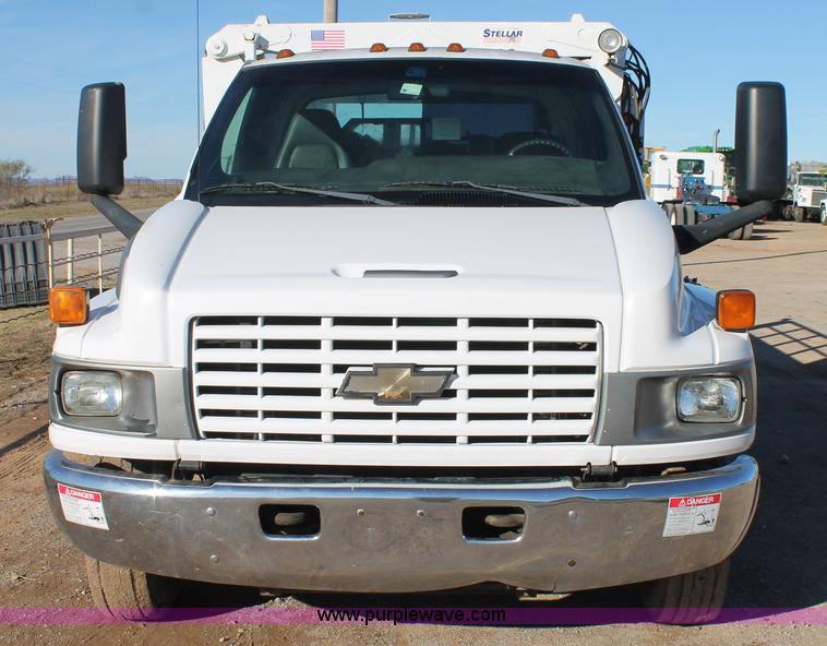 image for item L4476 2005 Chevrolet C5500 service truck