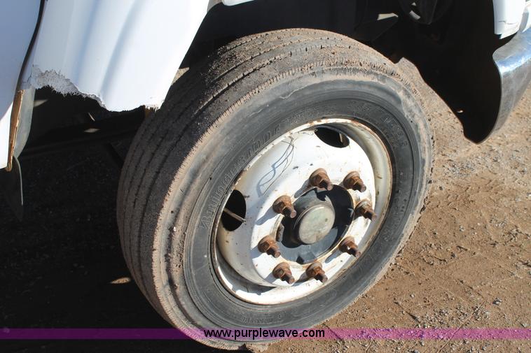 image for item L4476 2005 Chevrolet C5500 service truck