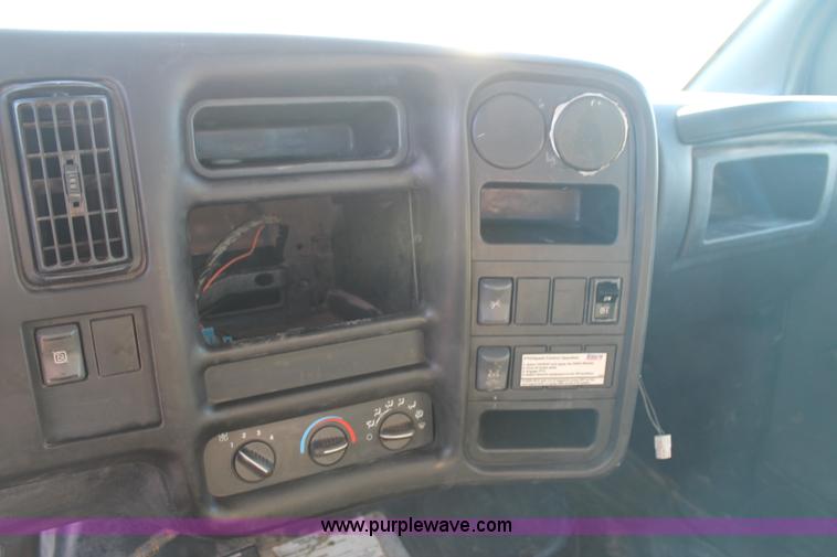 image for item L4476 2005 Chevrolet C5500 service truck