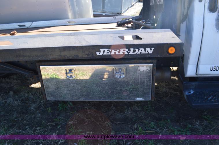 image for item L4508 2006 Chevrolet rollback truck