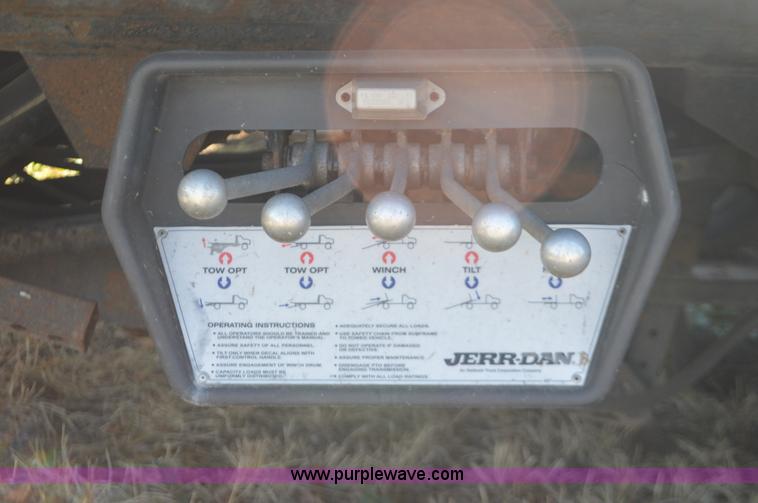 image for item L4508 2006 Chevrolet rollback truck