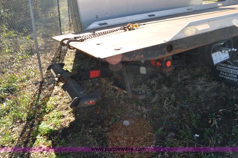 image for item L4508 2006 Chevrolet rollback truck