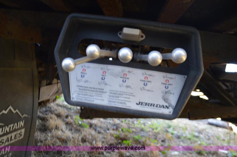 image for item L4508 2006 Chevrolet rollback truck