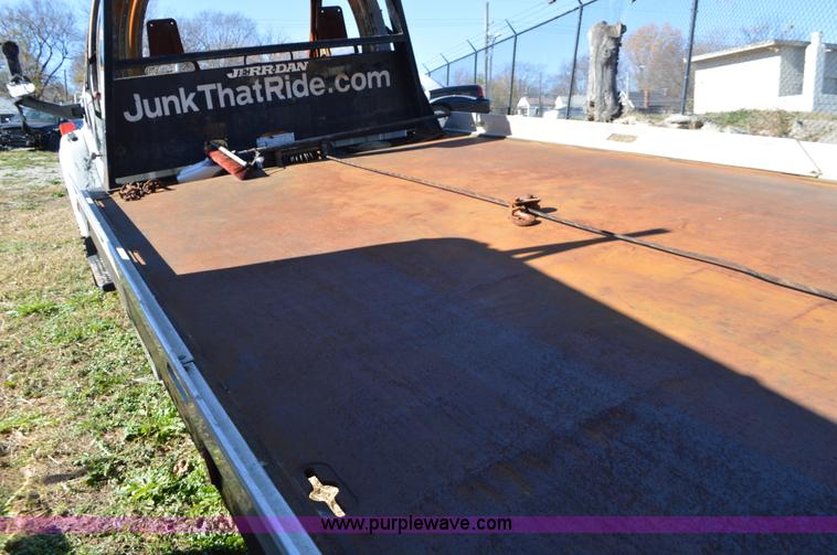 image for item L4508 2006 Chevrolet rollback truck