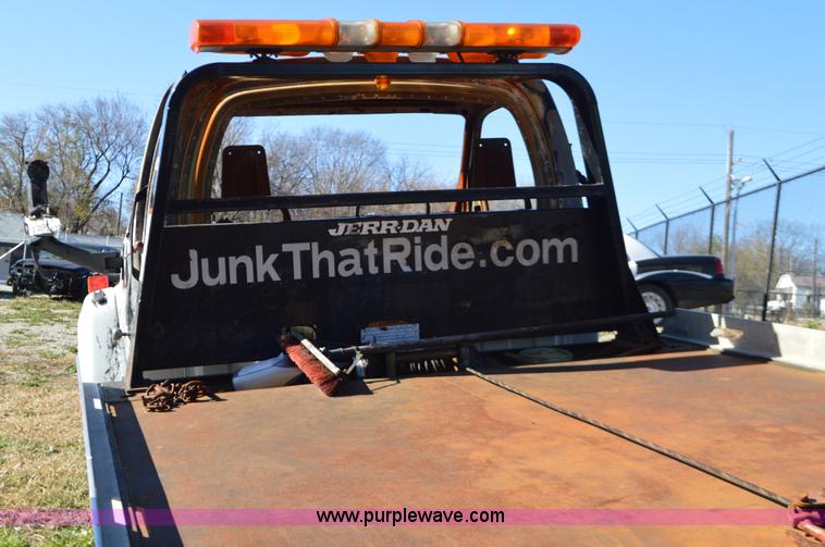 image for item L4508 2006 Chevrolet rollback truck